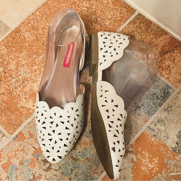 🎂Cute &Comfy Union Bay Leather White Cutout Scalloped Edge D’Orsay Style Flats! - Picture 13 of 14